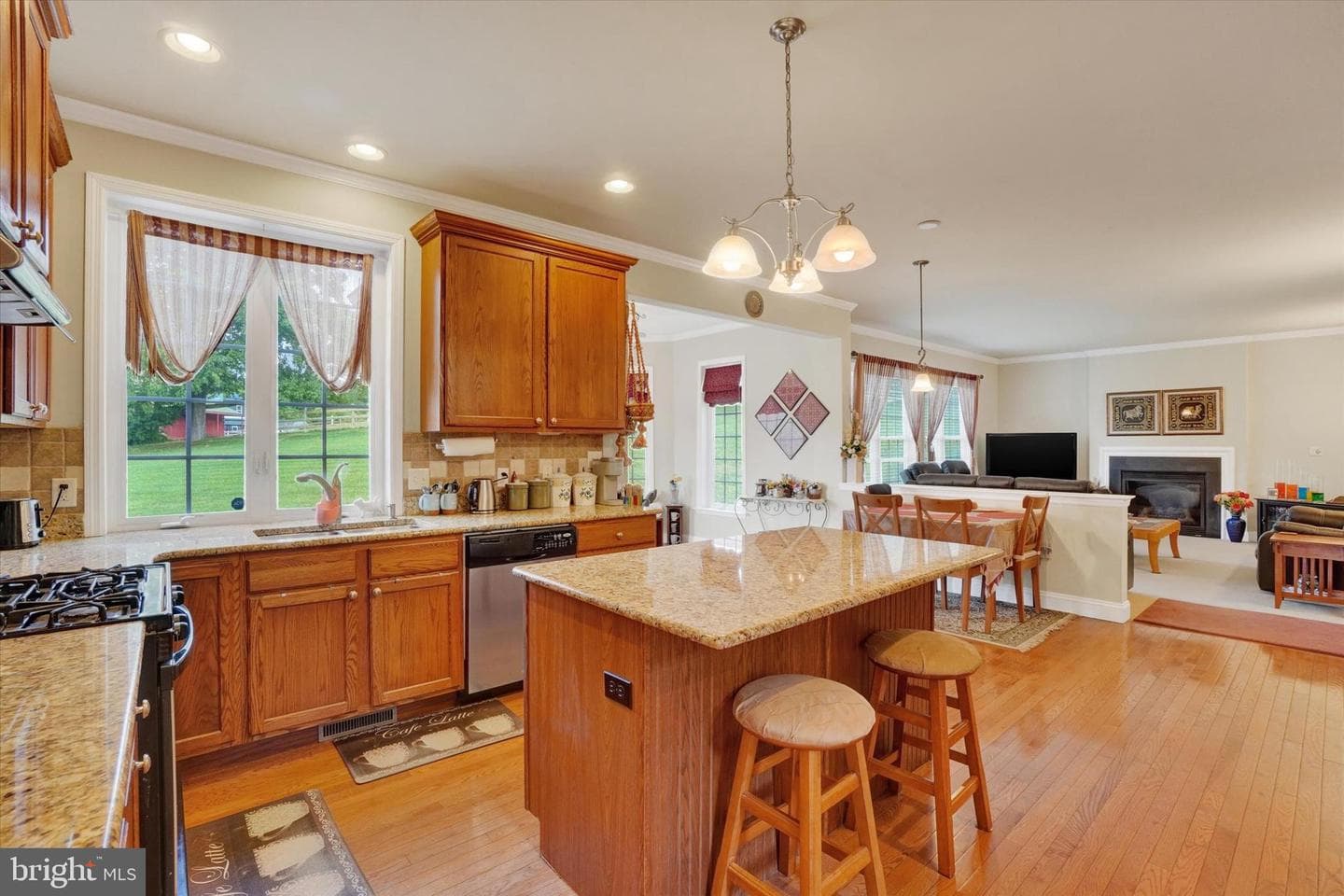 2082 Westbury Court photo 14