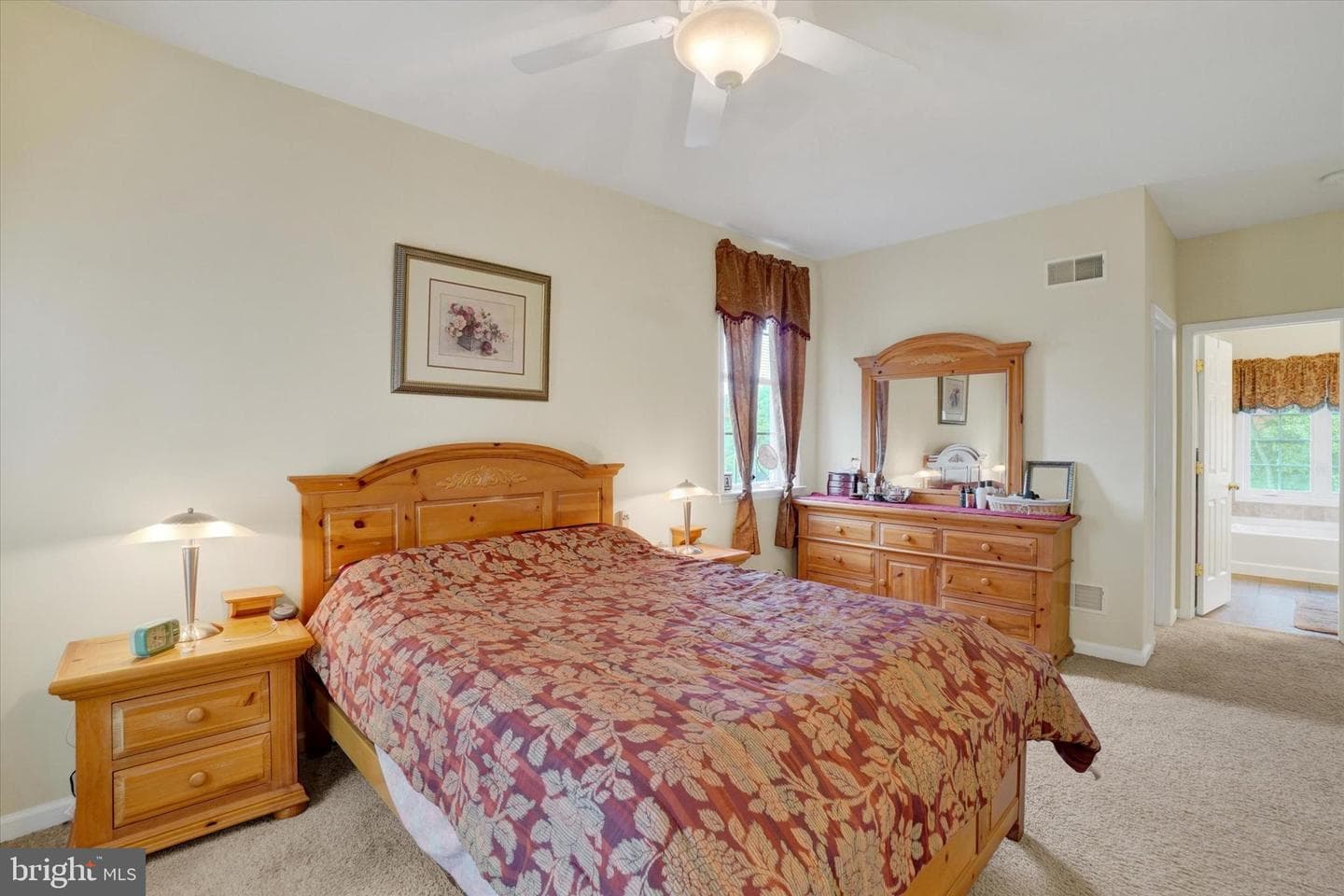 2082 Westbury Court photo 18