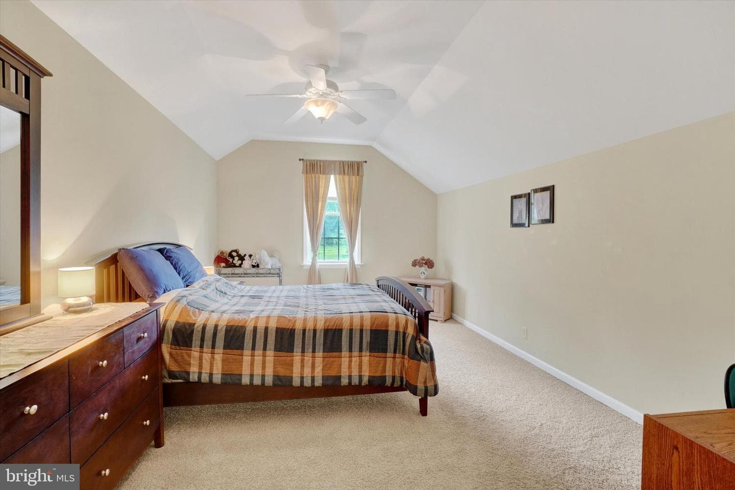 2082 Westbury Court photo 25