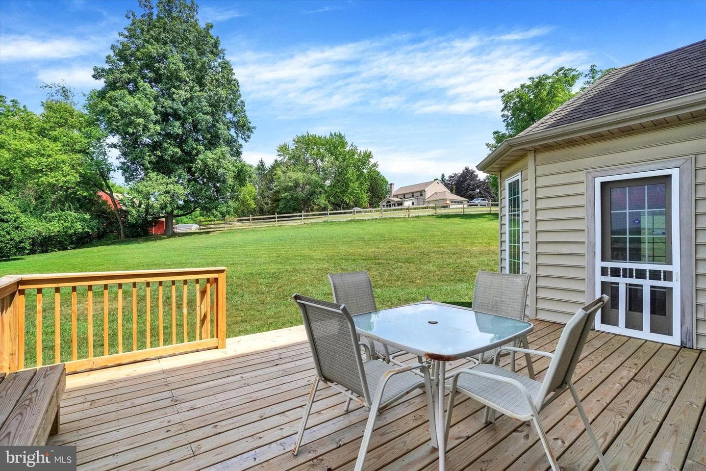 2082 Westbury Court photo 32