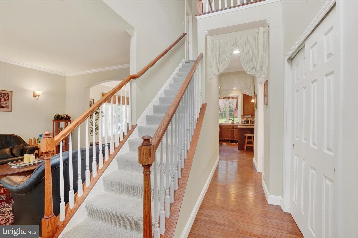 2082 Westbury Court photo 5