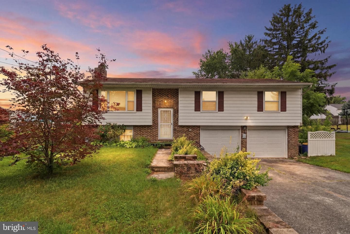 2708 Sunset Lane, York