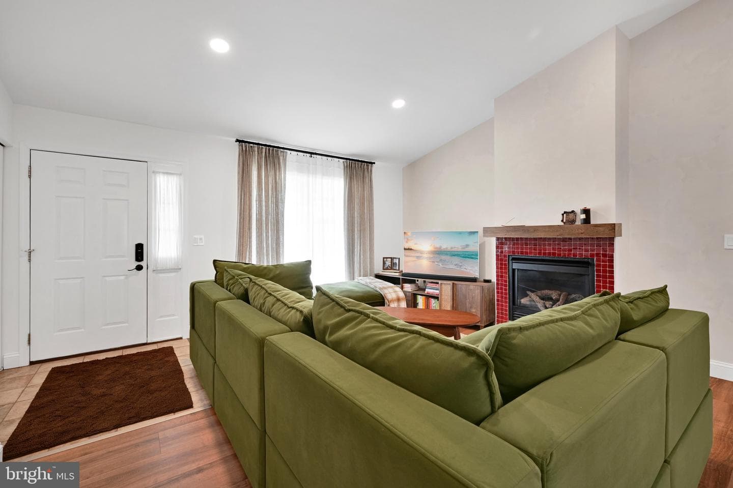 45 Thomas Drive photo 13