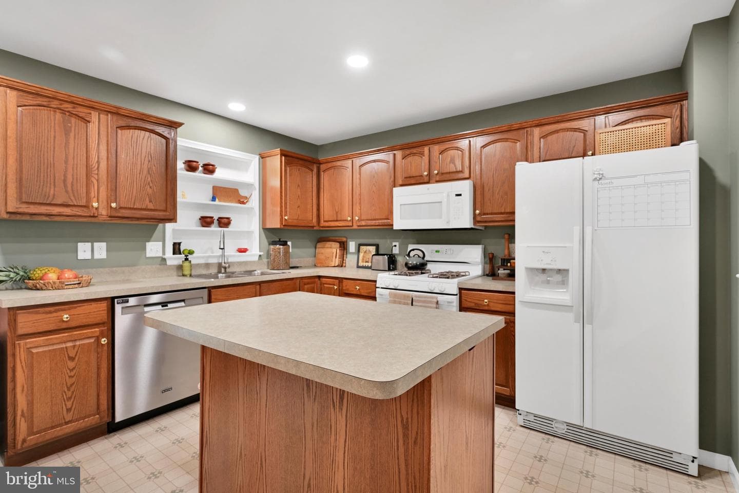 45 Thomas Drive photo 16
