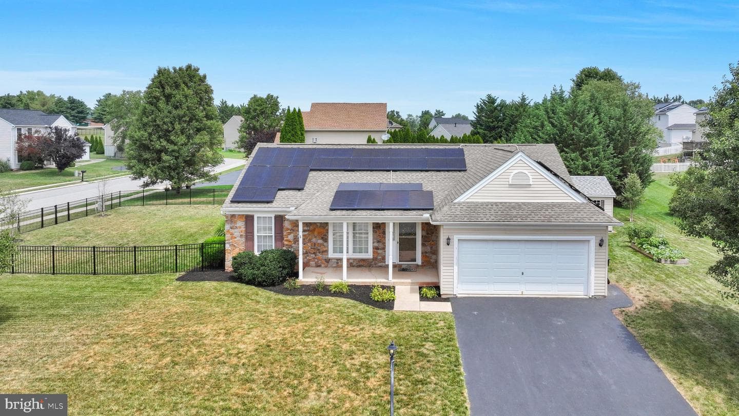 45 Thomas Drive photo 2