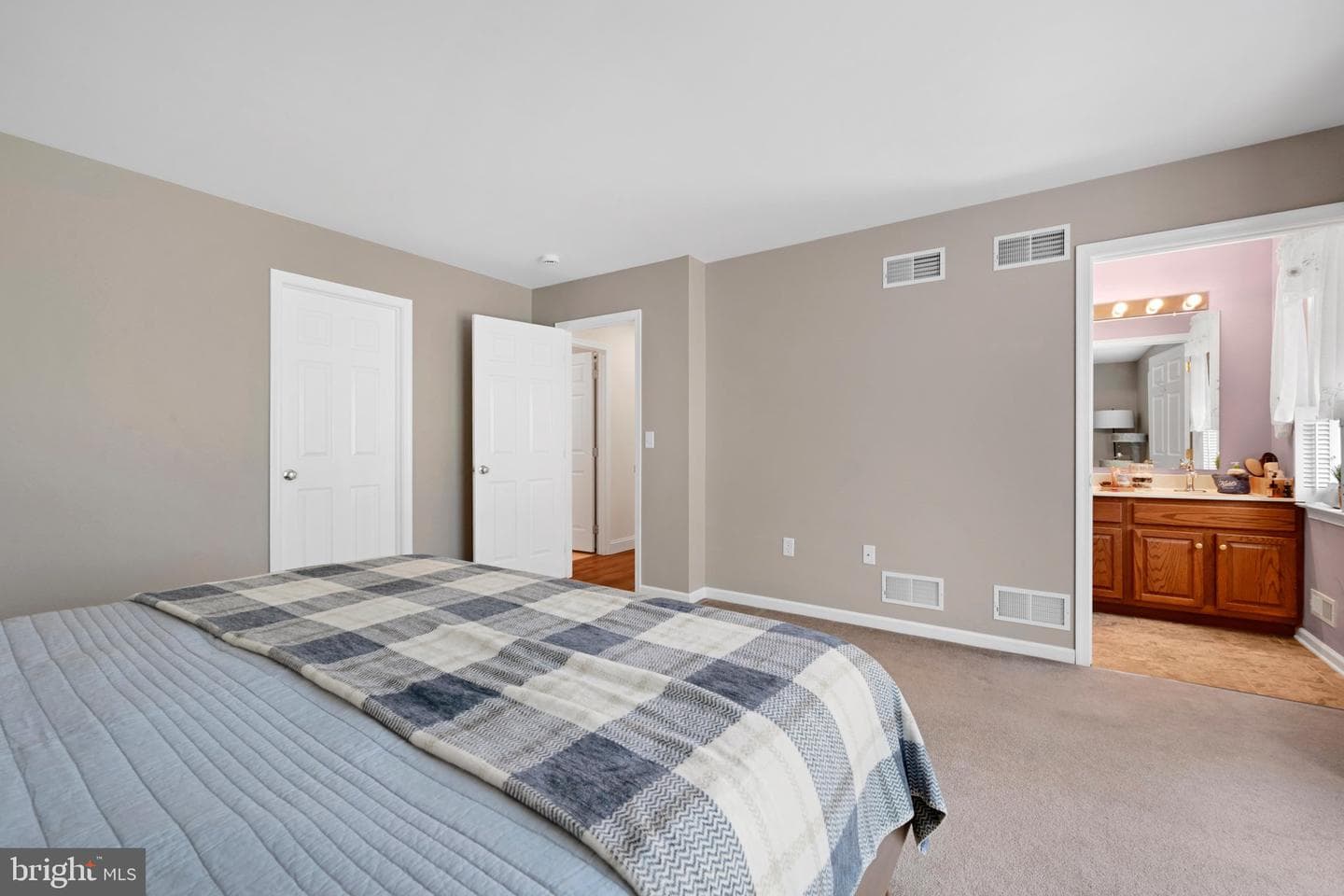 45 Thomas Drive photo 20
