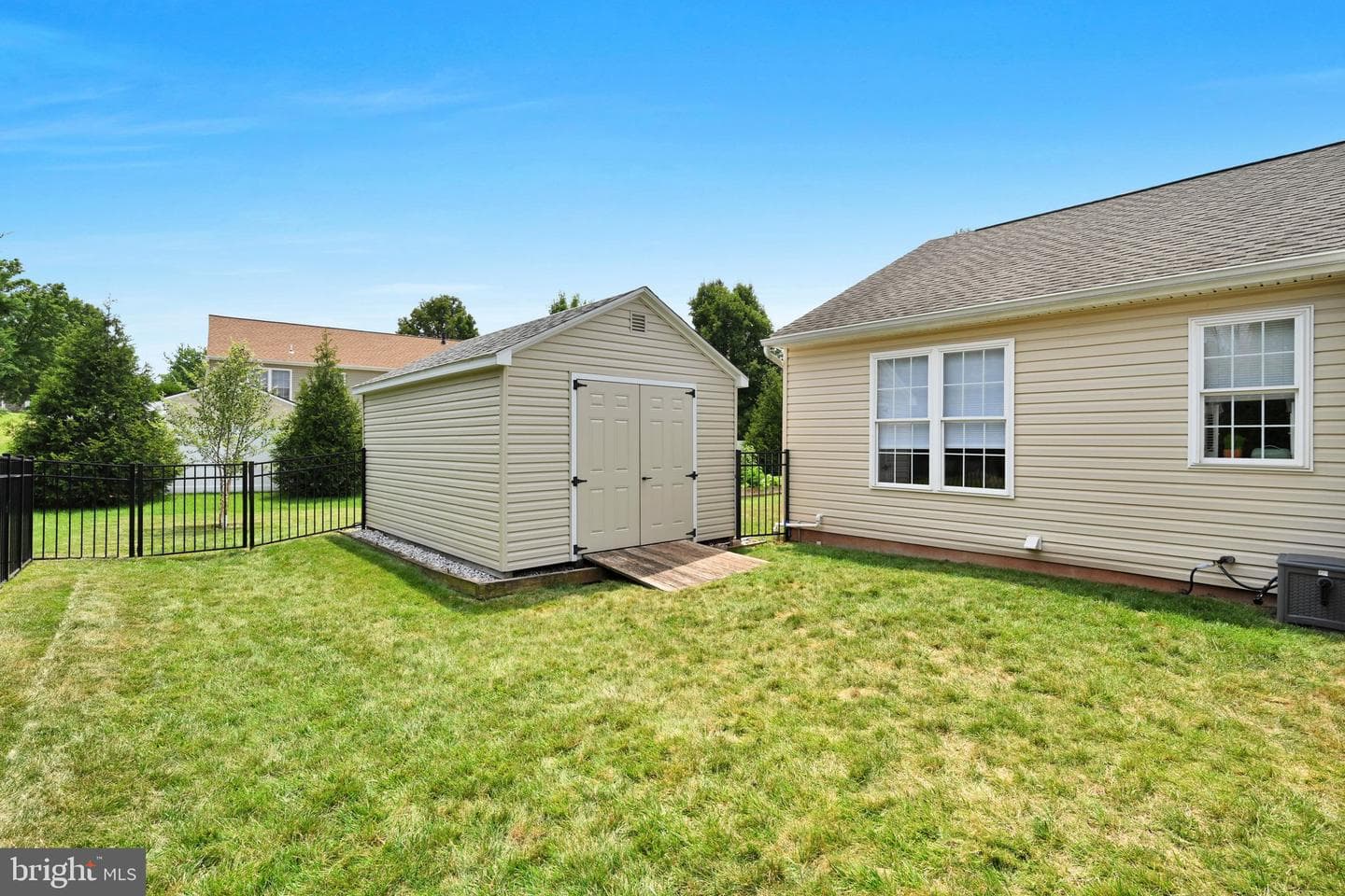 45 Thomas Drive photo 33