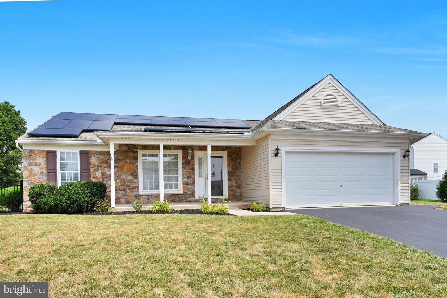 45 Thomas Drive photo 4