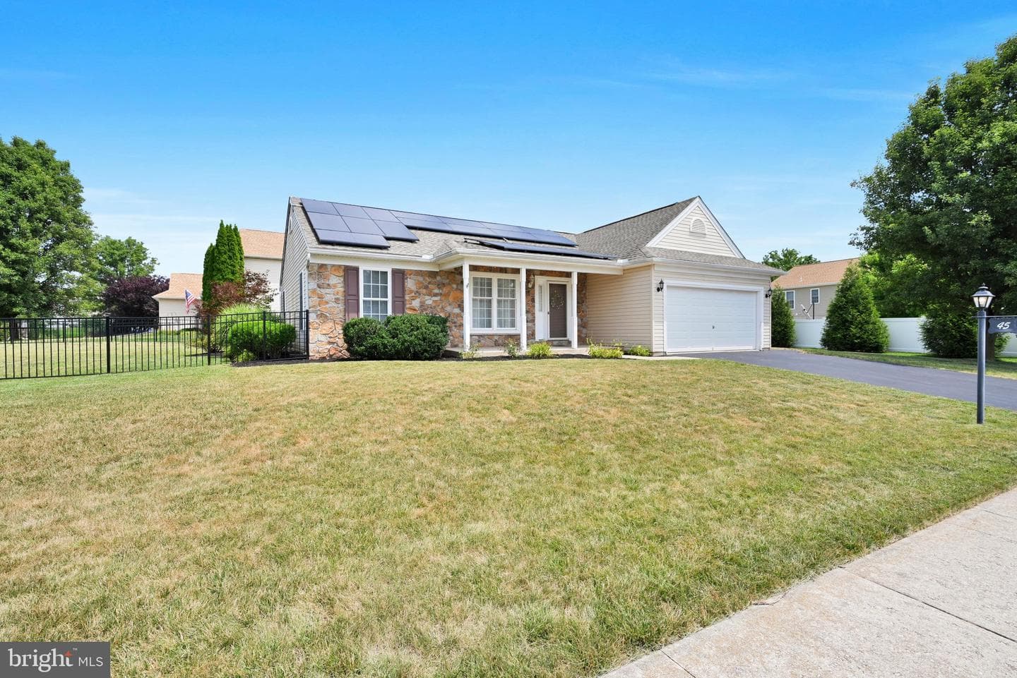 45 Thomas Drive photo 5