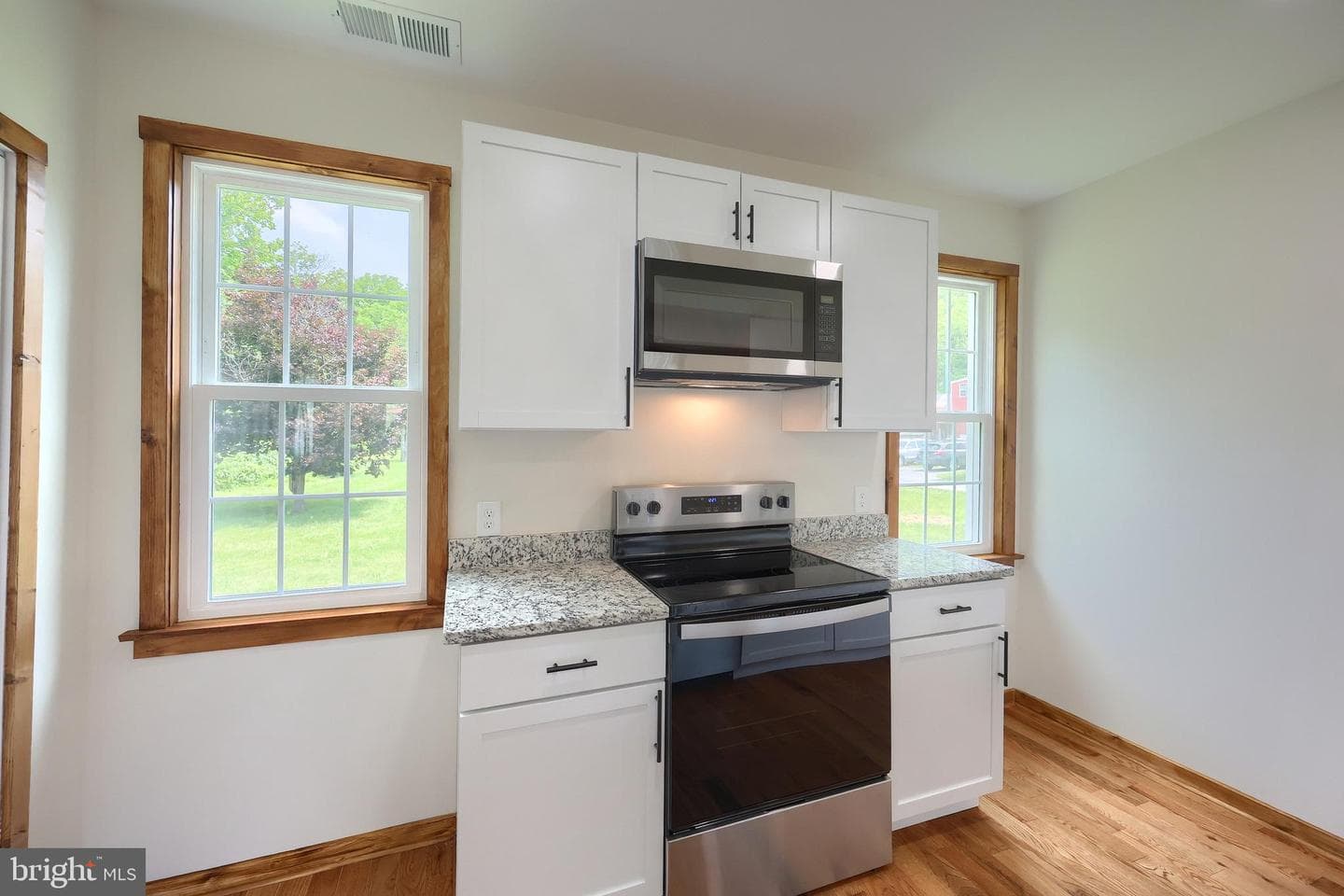 13 Maul Avenue photo 13