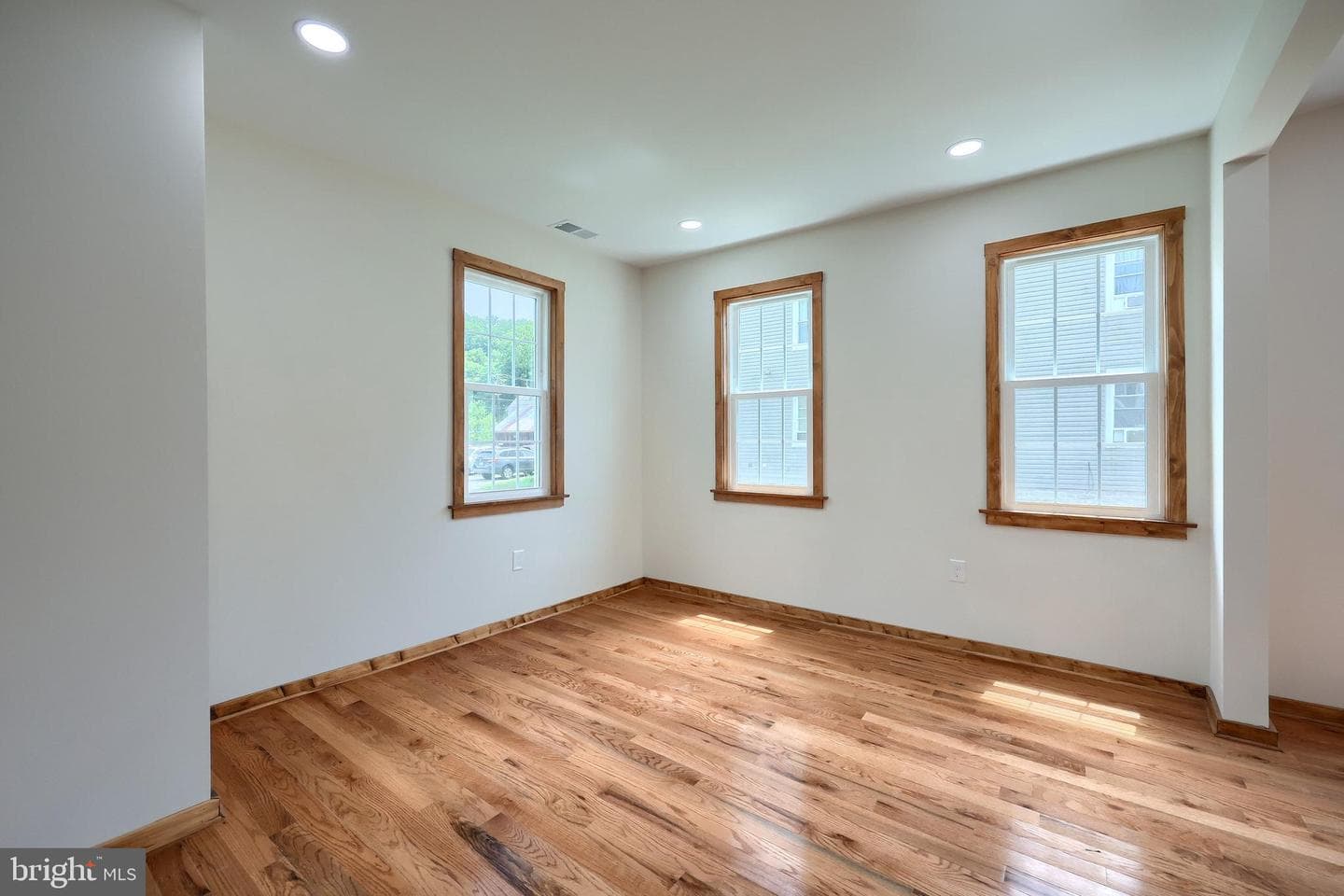 13 Maul Avenue photo 17