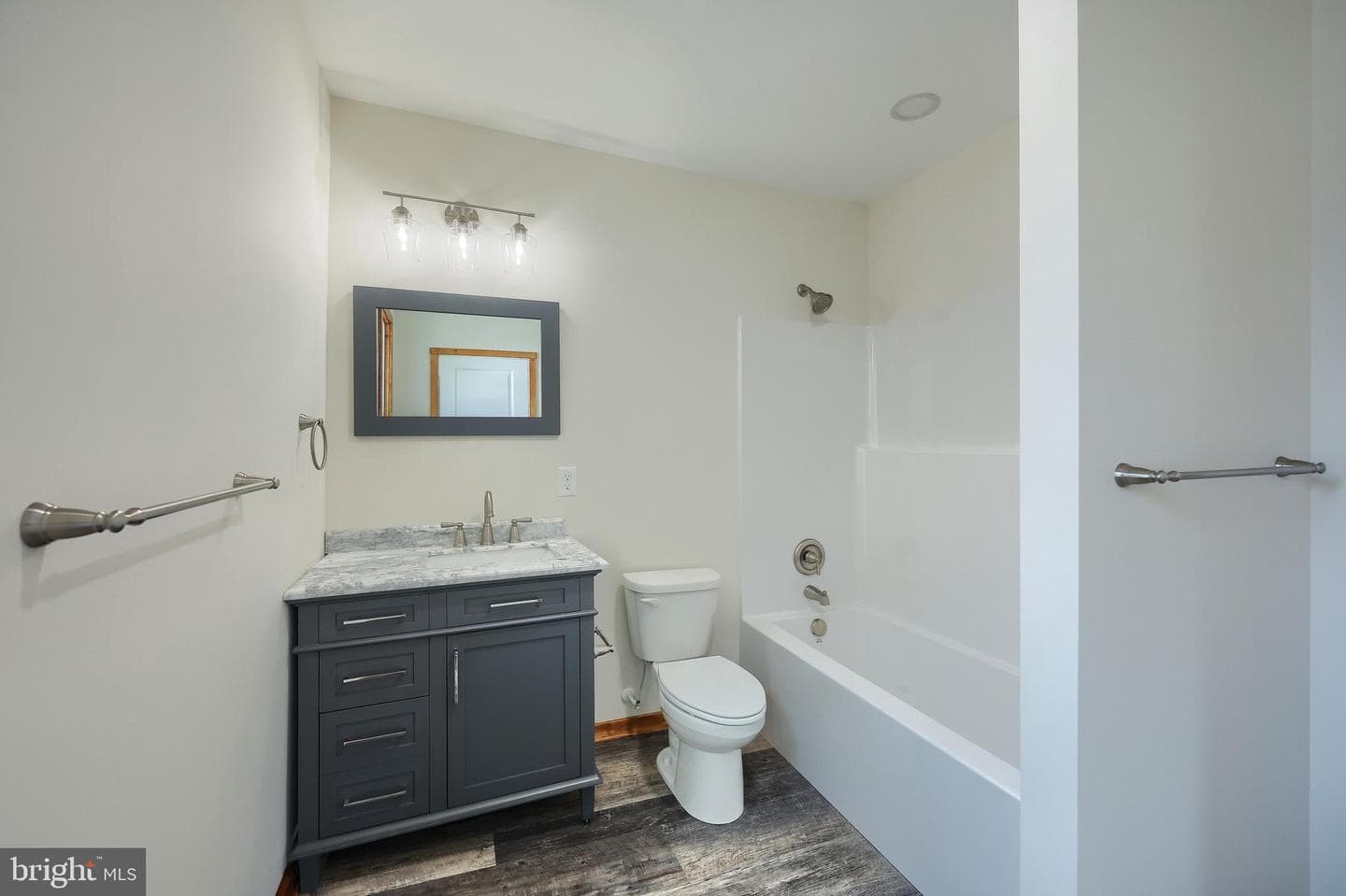 13 Maul Avenue photo 28