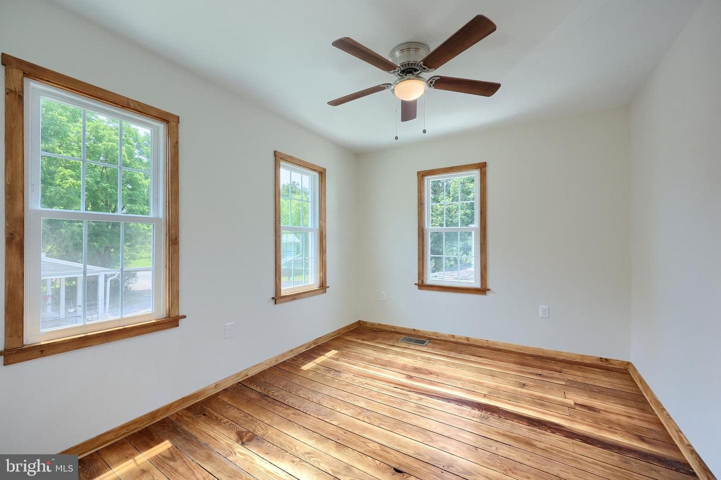 13 Maul Avenue photo 31