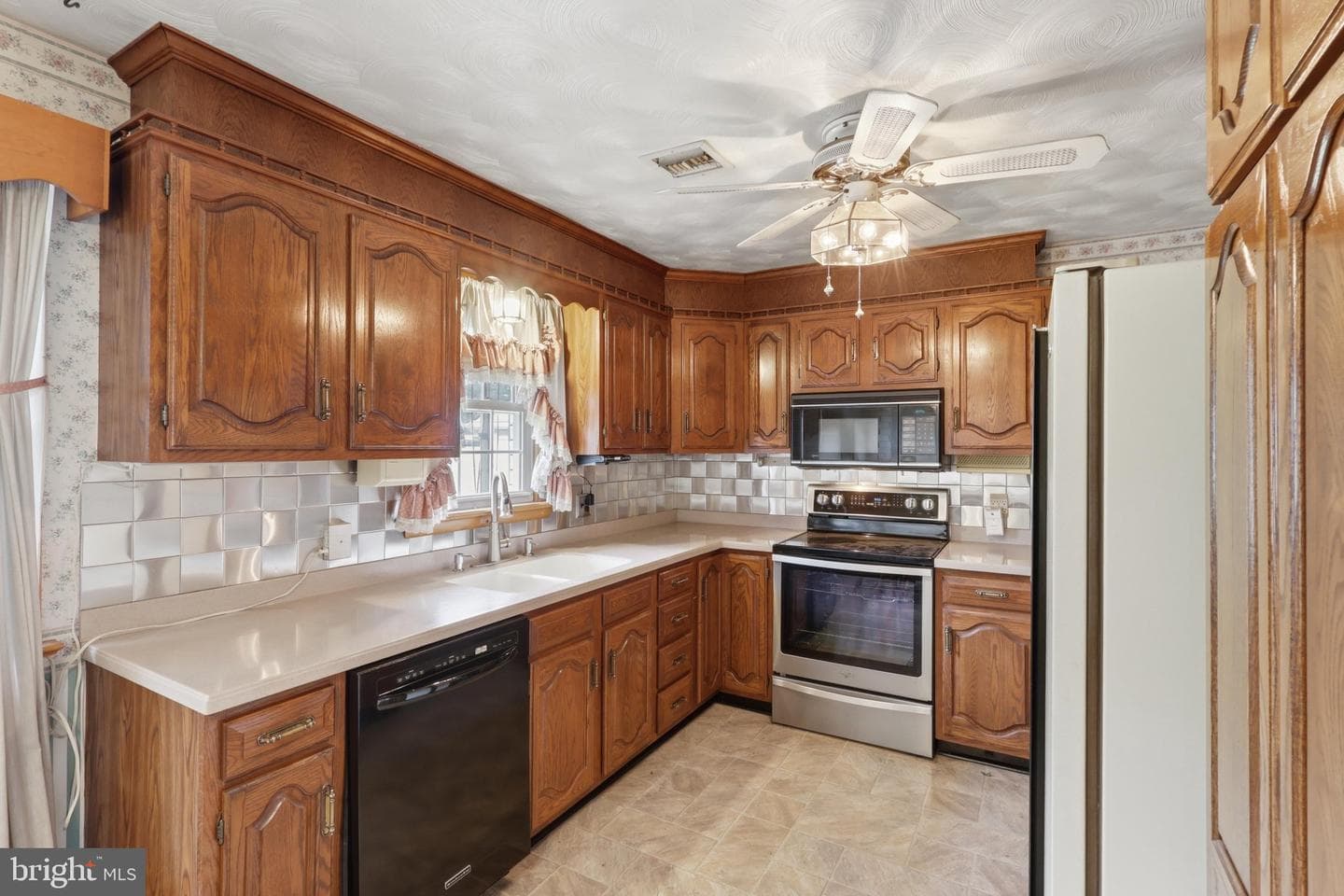 5893 Ambau Road photo 4