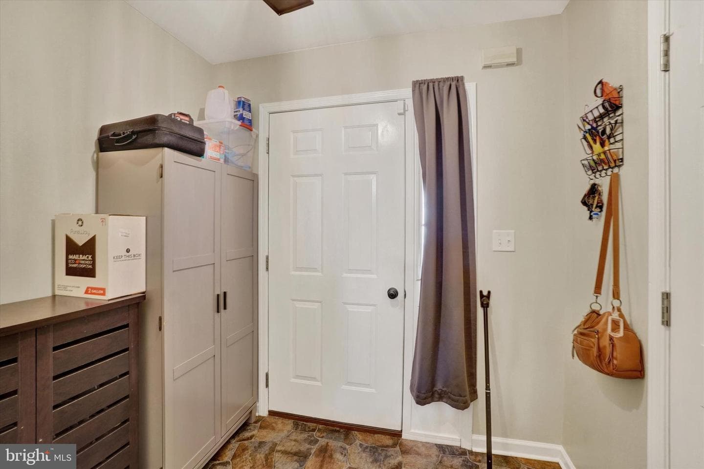 320 Fisher Drive photo 5