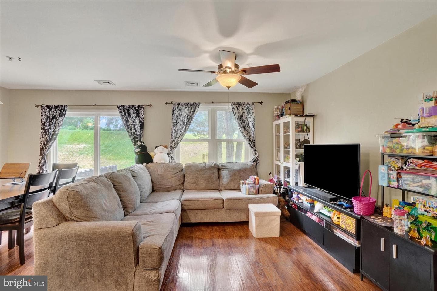 320 Fisher Drive photo 7