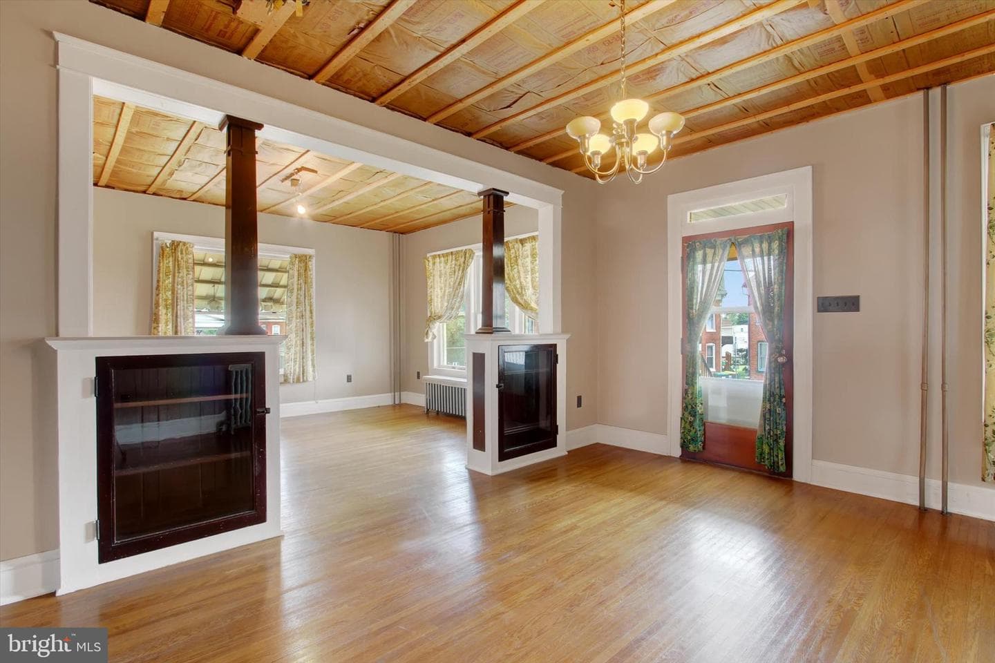 544 York Street photo 5