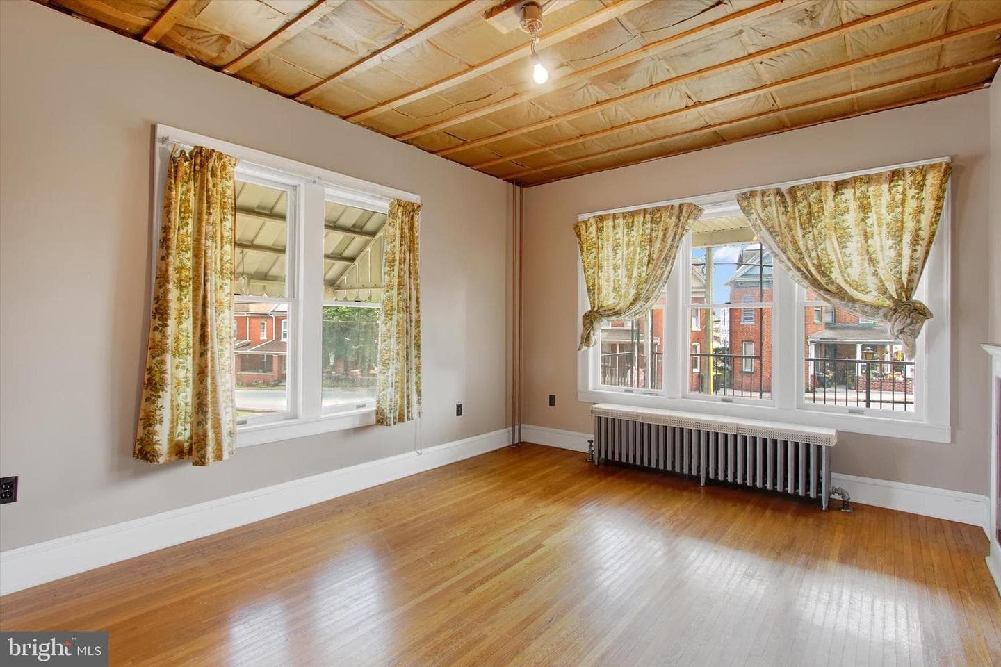 544 York Street photo 8