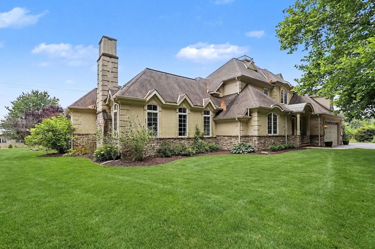 4097 Wren Road photo 1