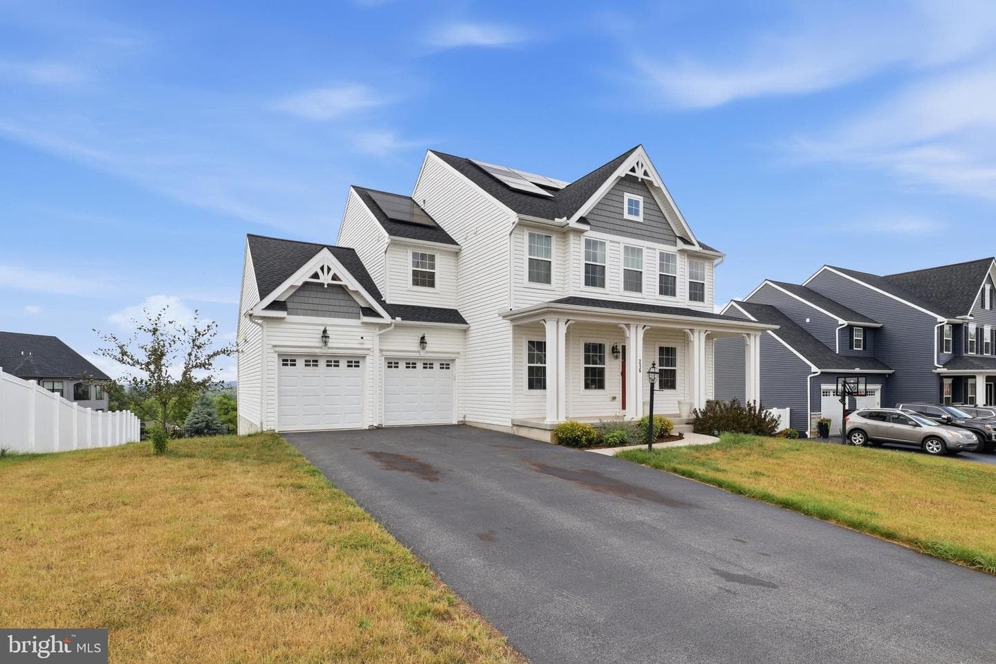 216 Hollyhock Drive photo 3