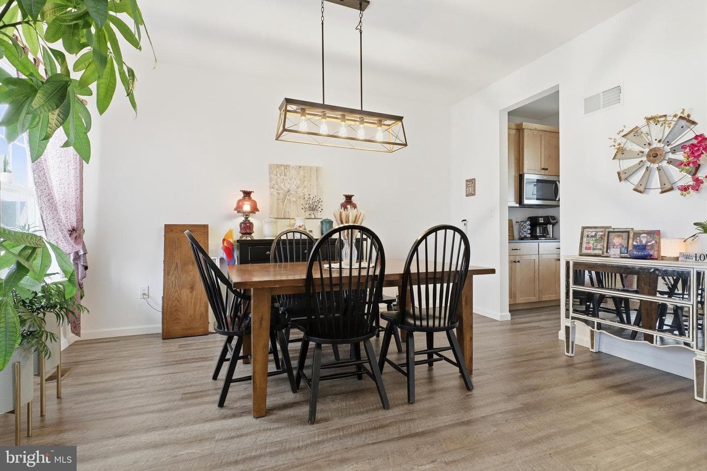 216 Hollyhock Drive photo 7