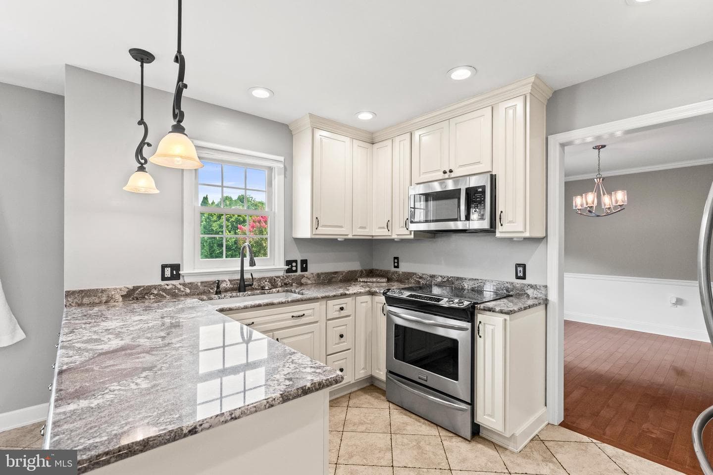 678 S Maurice Street photo 11