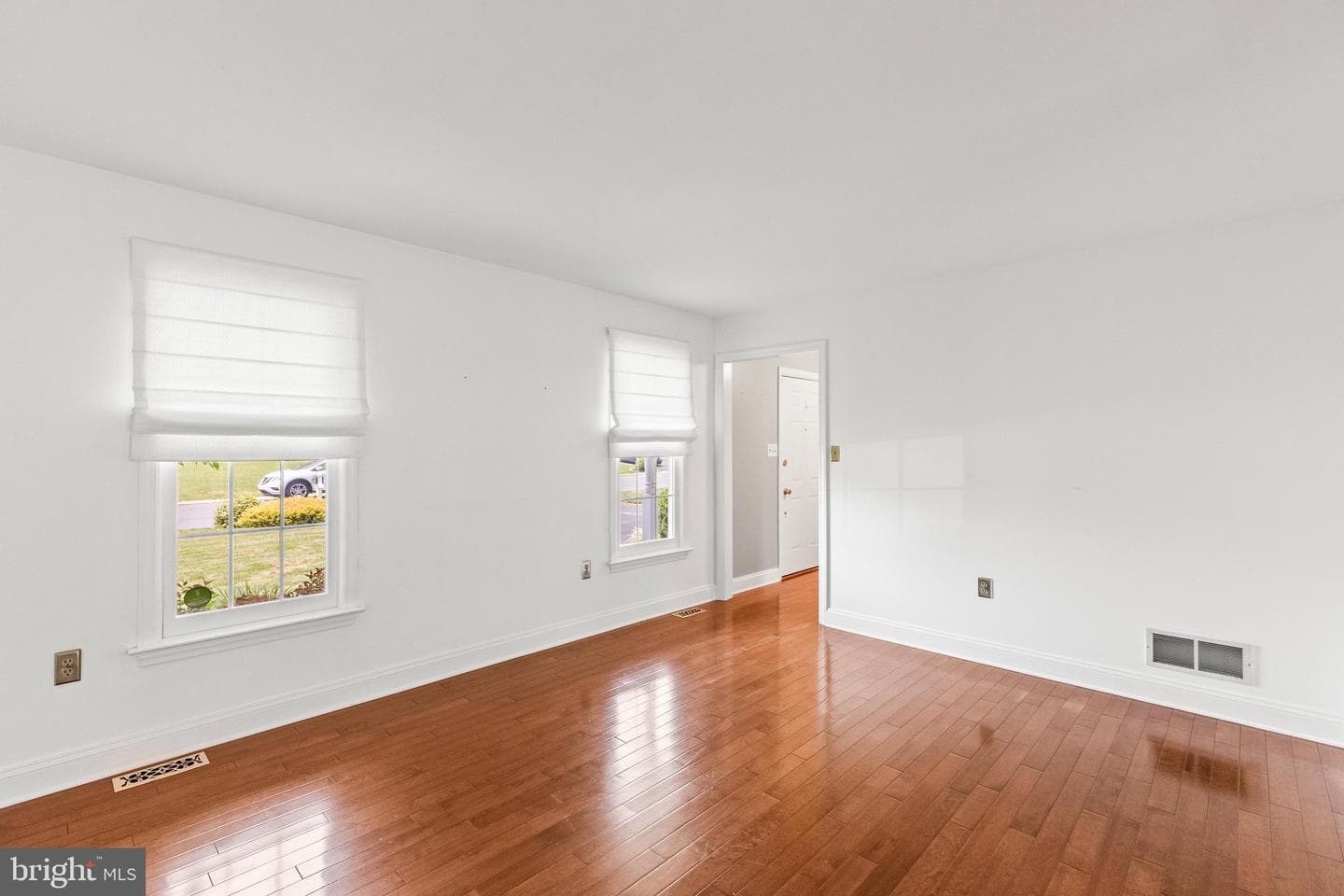 678 S Maurice Street photo 7