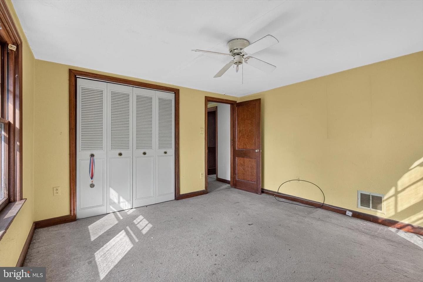 2400 Catherine Street photo 24
