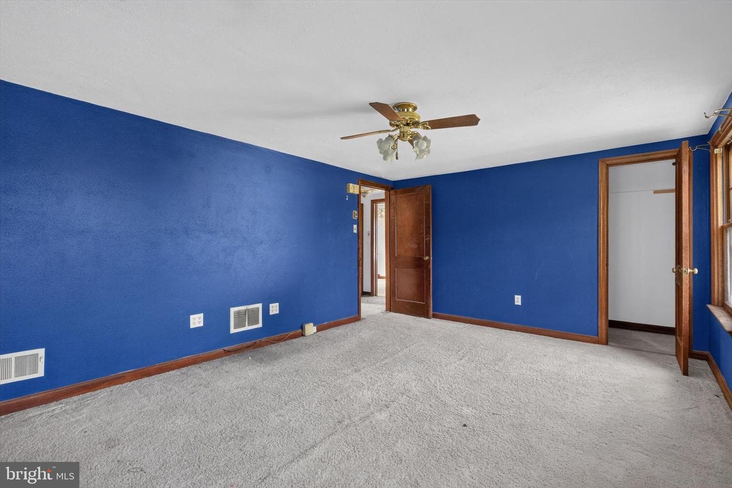2400 Catherine Street photo 26