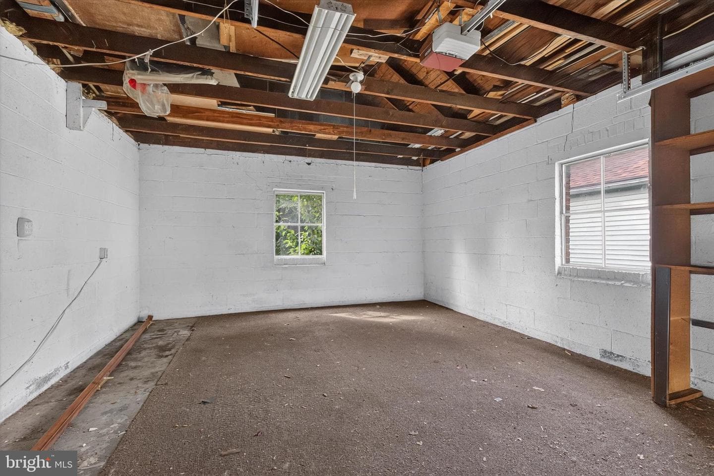 2400 Catherine Street photo 27