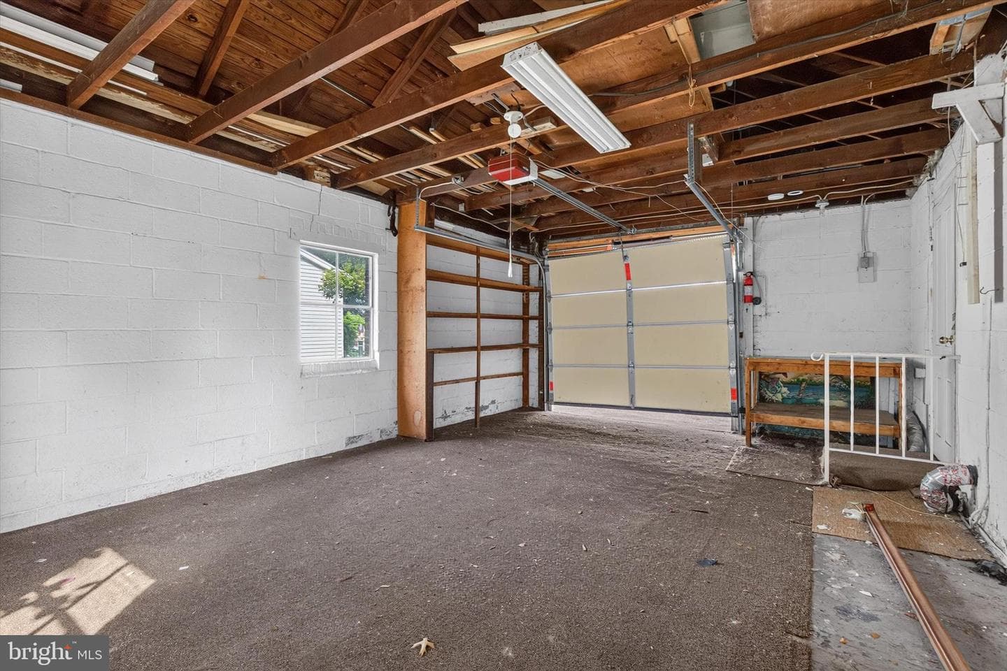 2400 Catherine Street photo 28