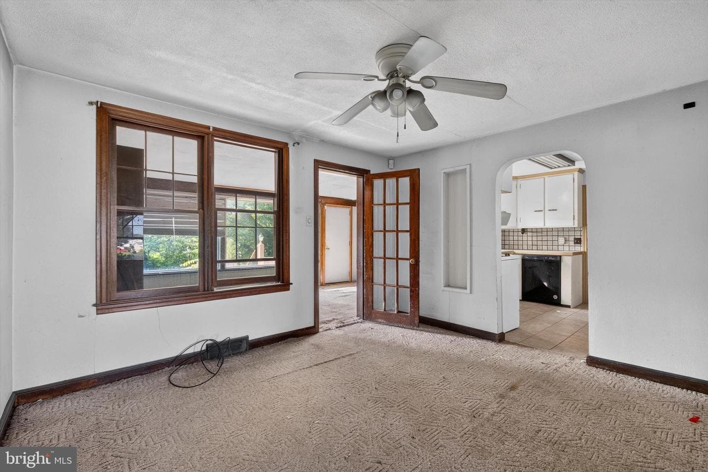 2400 Catherine Street photo 6