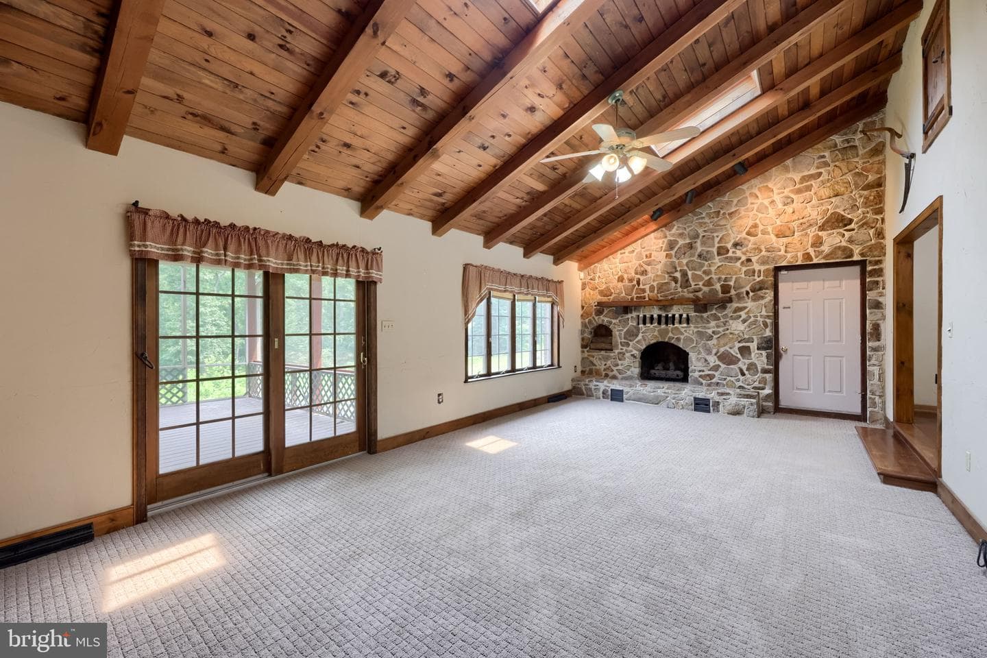 355 Roxberry Road photo 18
