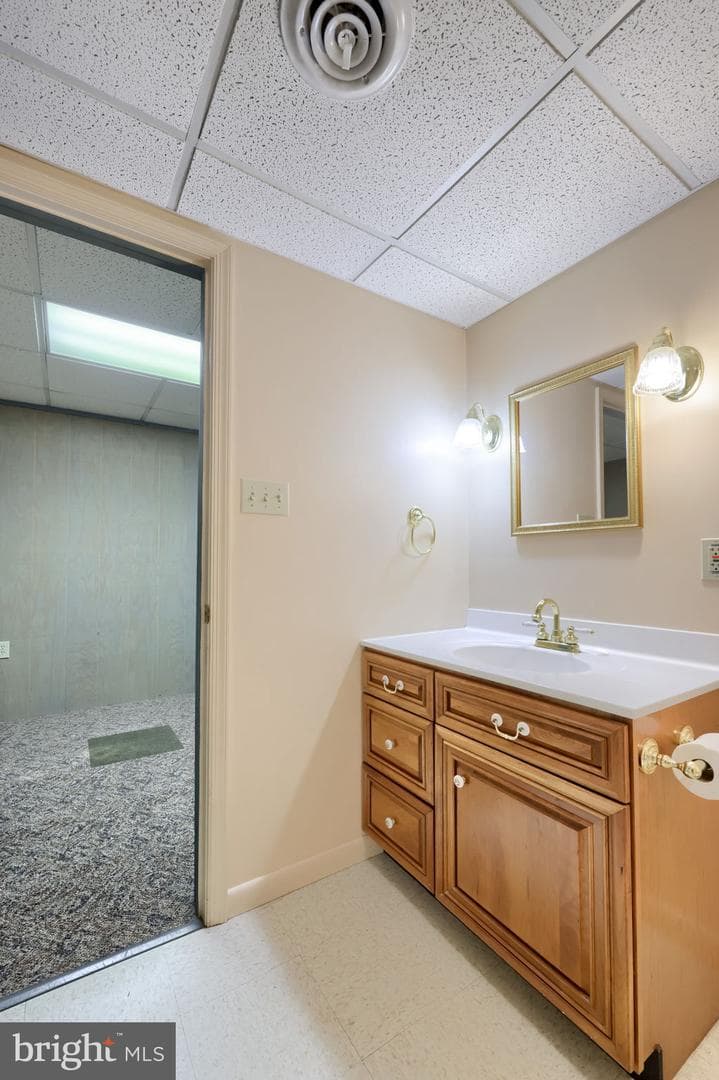 355 Roxberry Road photo 36