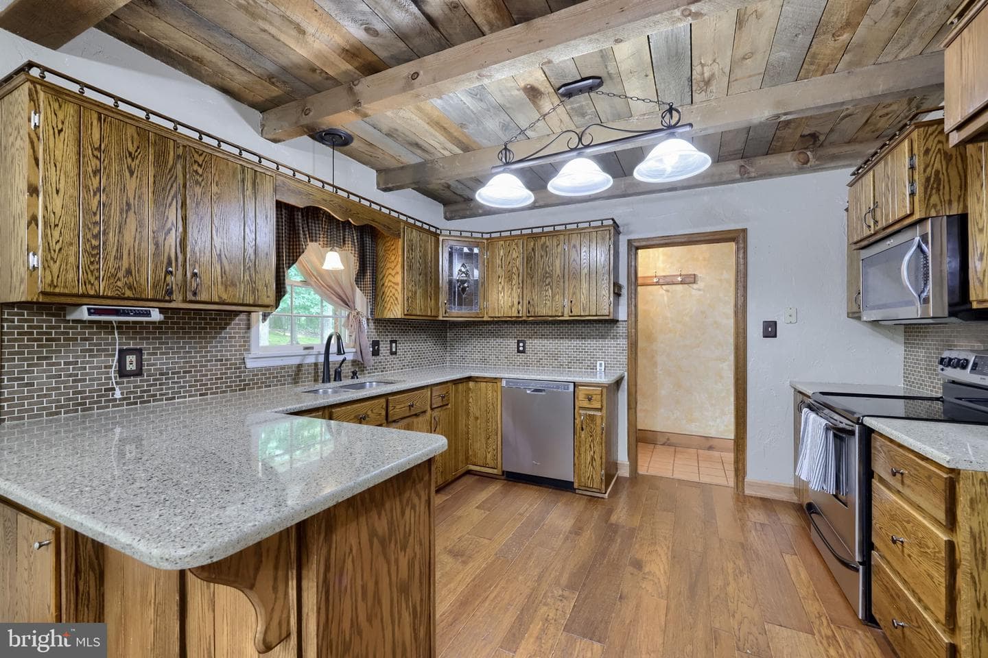 355 Roxberry Road photo 4