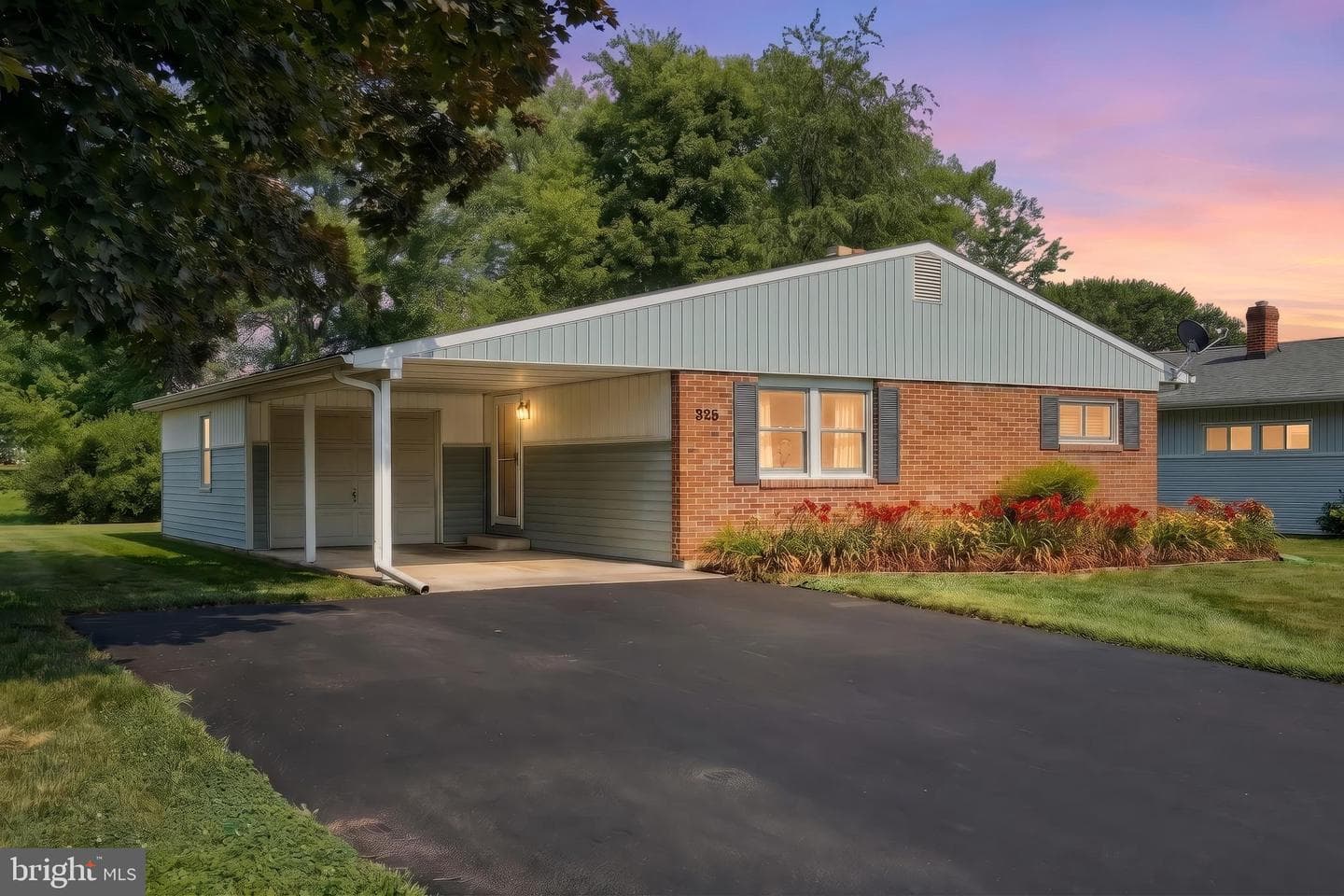 325 Gwen Drive photo 1