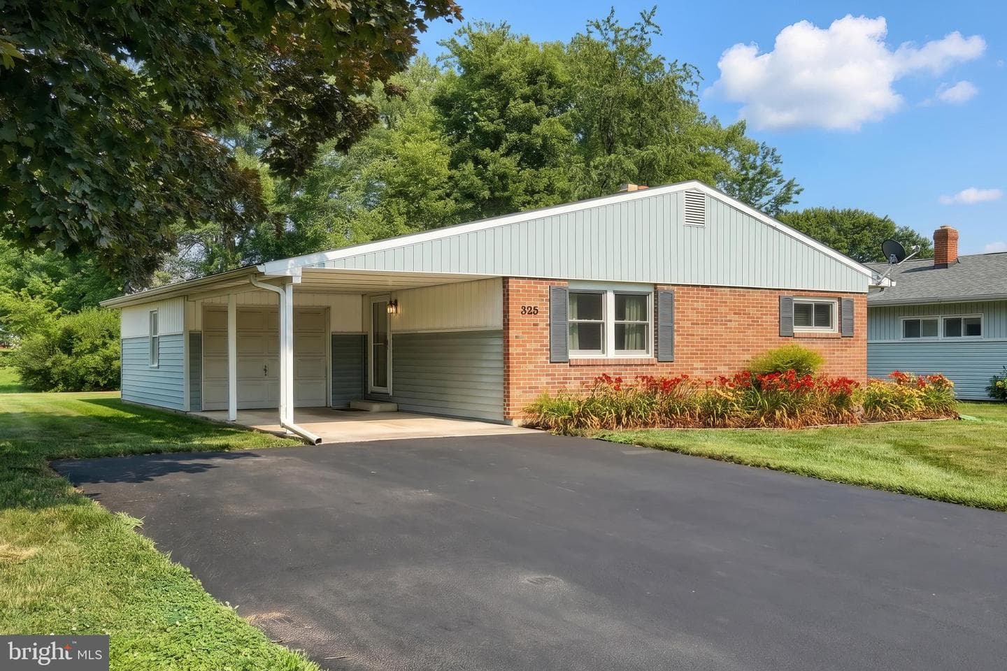 325 Gwen Drive photo 3
