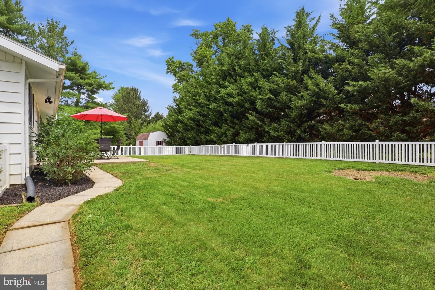 137 Ridgefield Drive photo 33