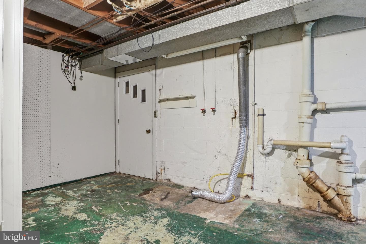 2400 Derry Road photo 30