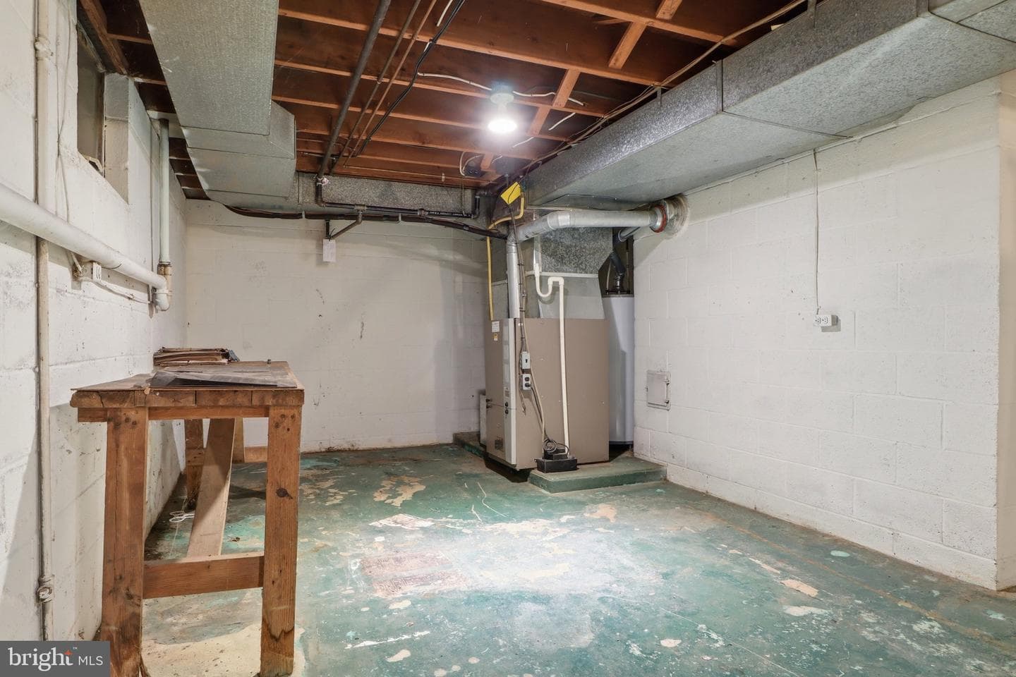 2400 Derry Road photo 31