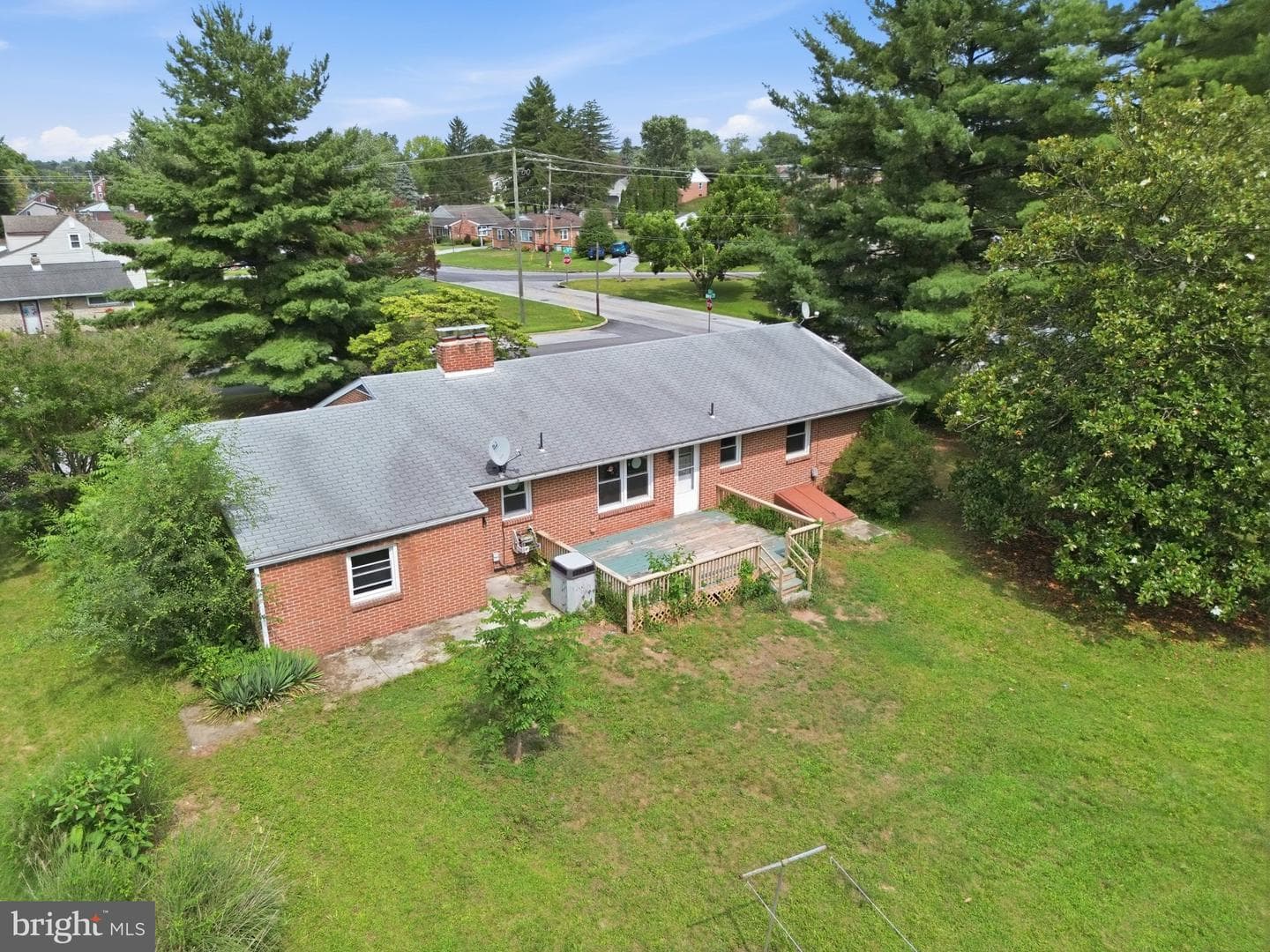 2400 Derry Road photo 49