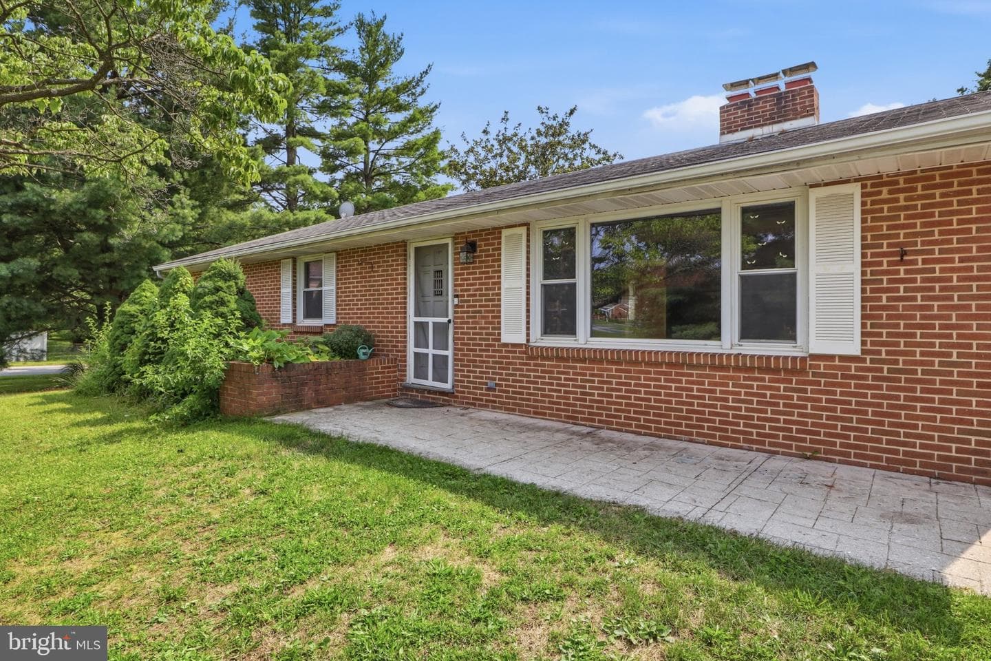2400 Derry Road photo 5