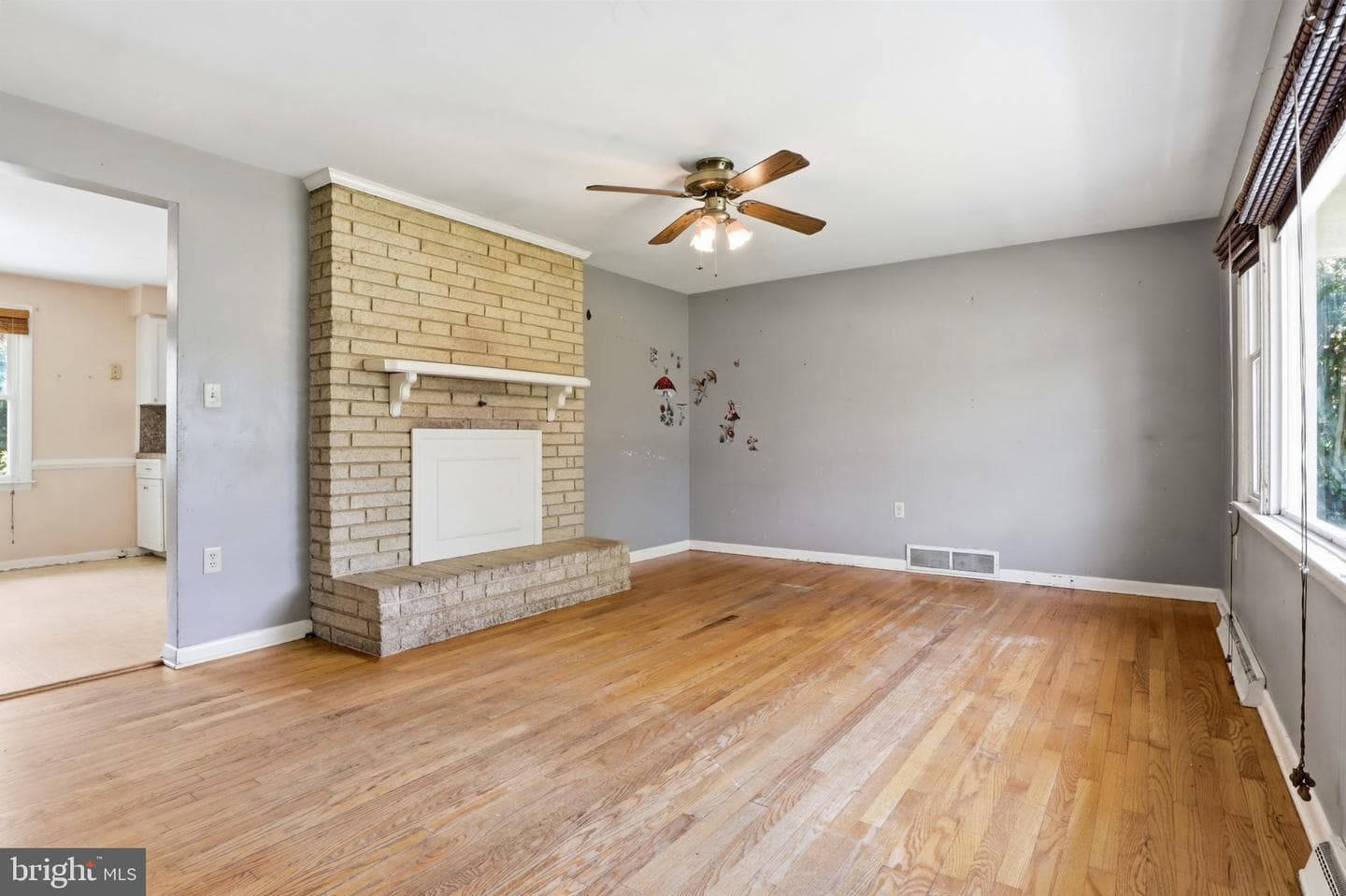 2400 Derry Road photo 7
