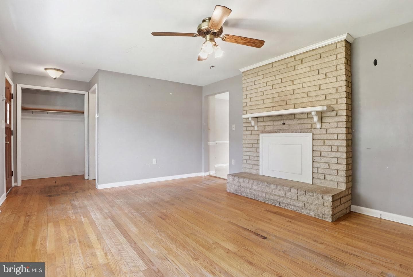 2400 Derry Road photo 8