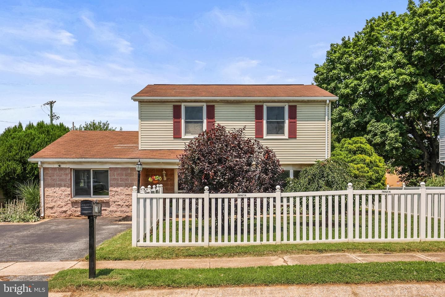 975 Marbrook Lane photo 3