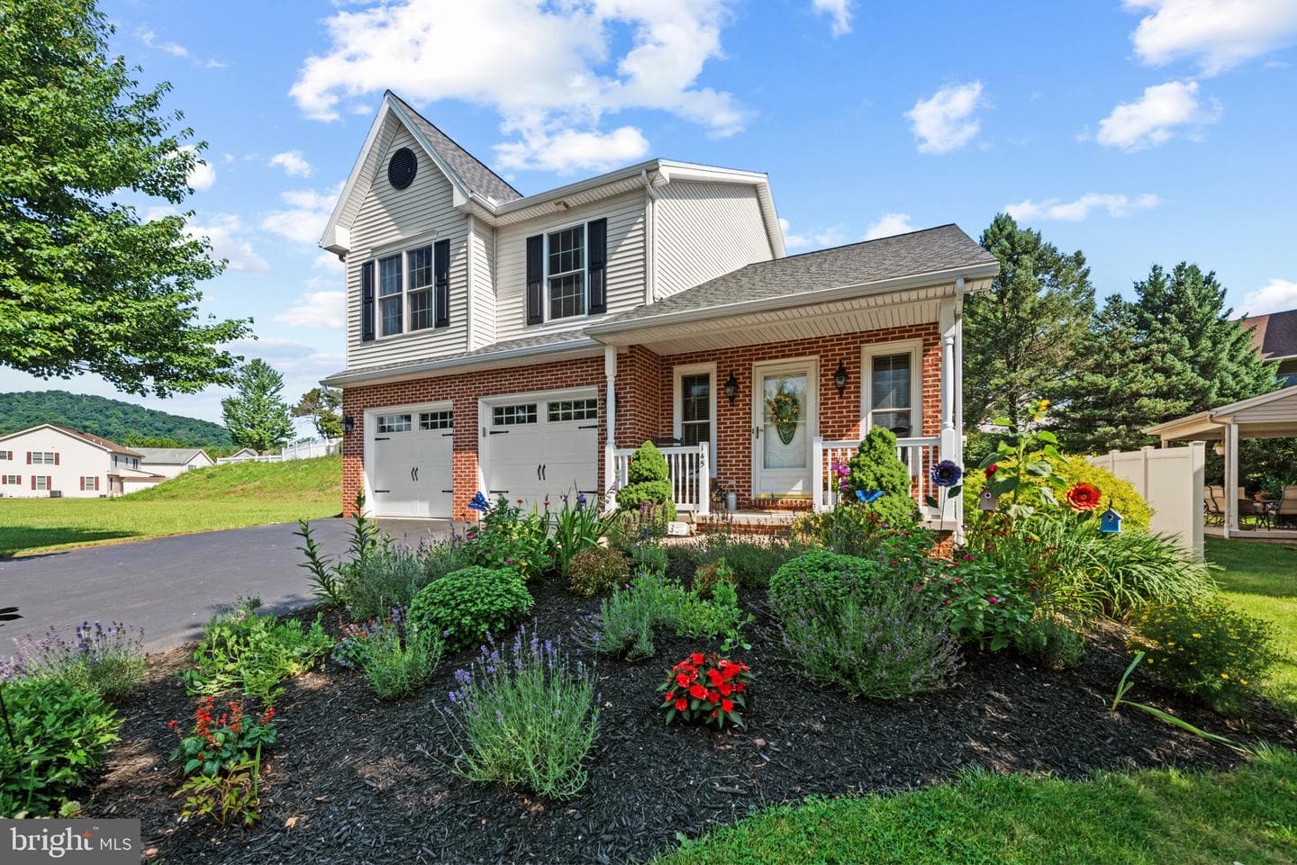 145 Lakeside Drive photo 1