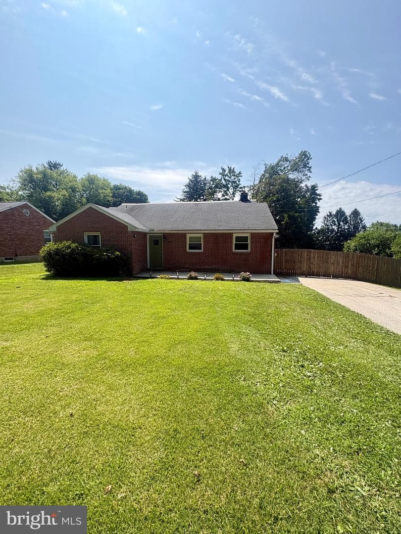 2166 Ridgewood Road photo 1