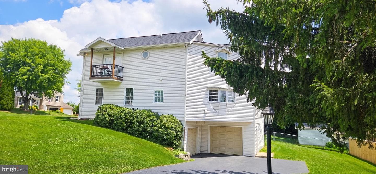 29 Colonial Drive, Hanover