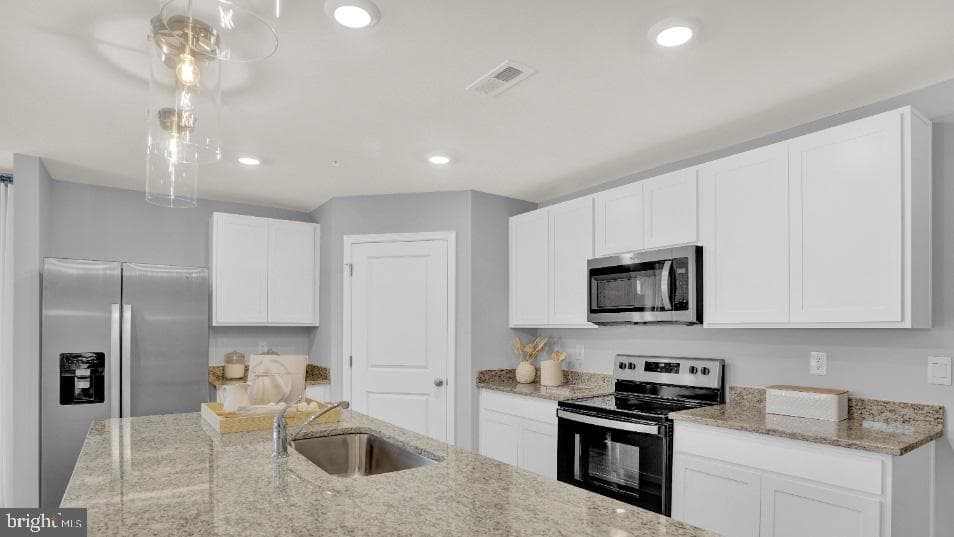 130 Amber Lane photo 3