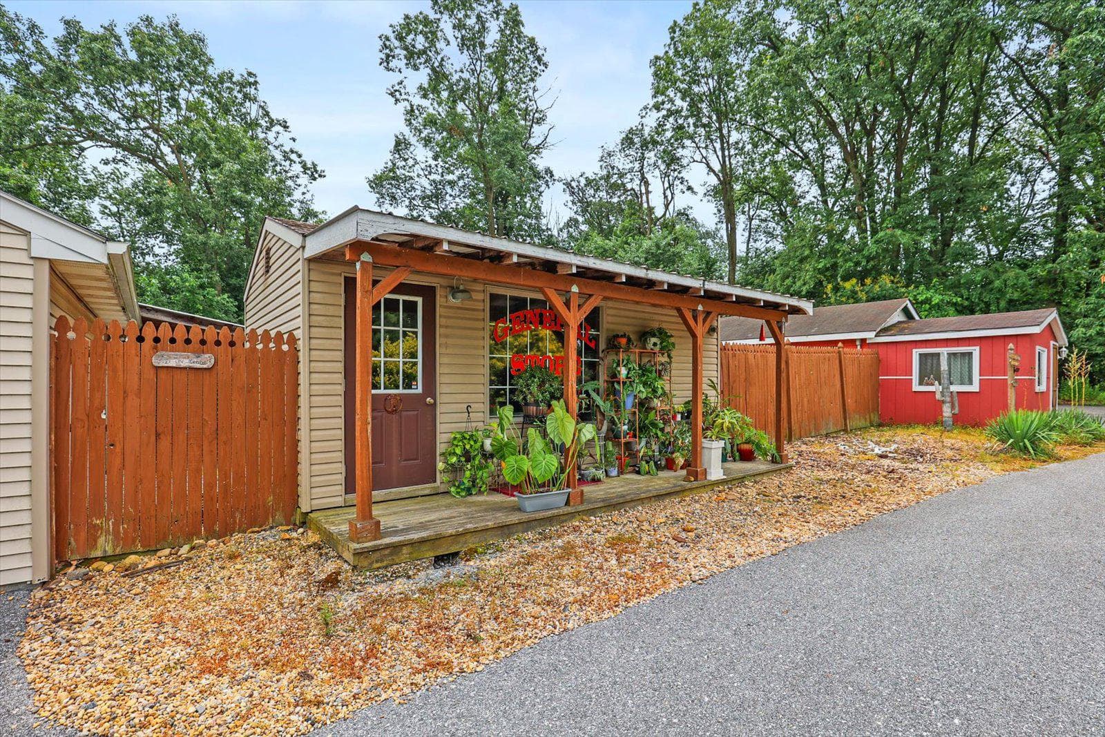 333 Newcomer Road photo 67